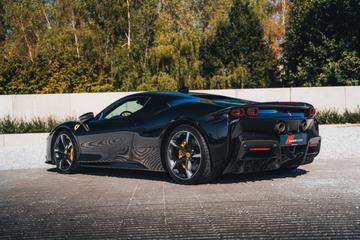 2021 Ferrari SF90 照片 10