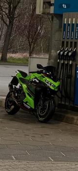 Kawasaki Ninja 400 KRT Edition  - KAWASAKI 400
