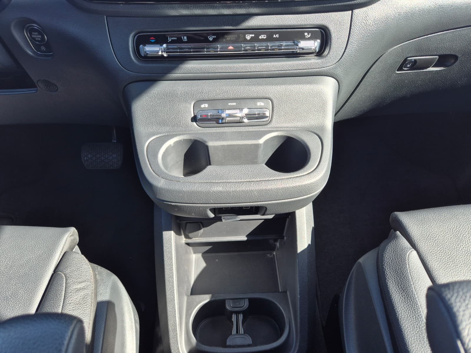 Fahrzeugabbildung Mercedes-Benz Vito 119 Tourer lang SELECT extralang LEDER*AHK