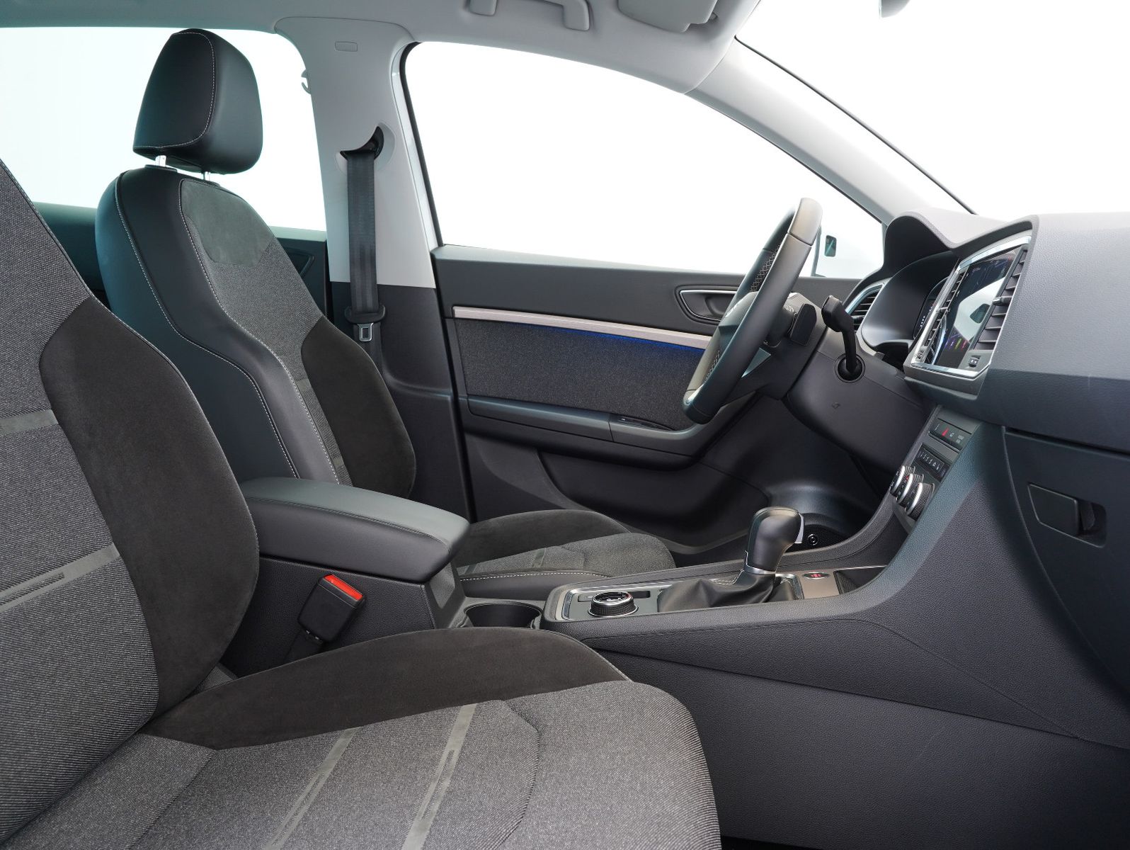 Fahrzeugabbildung SEAT Ateca 1.5 TSI ACT Xperience LED/NAVI/ACC/AHK