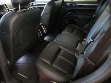 Porsche Cayenne - 10