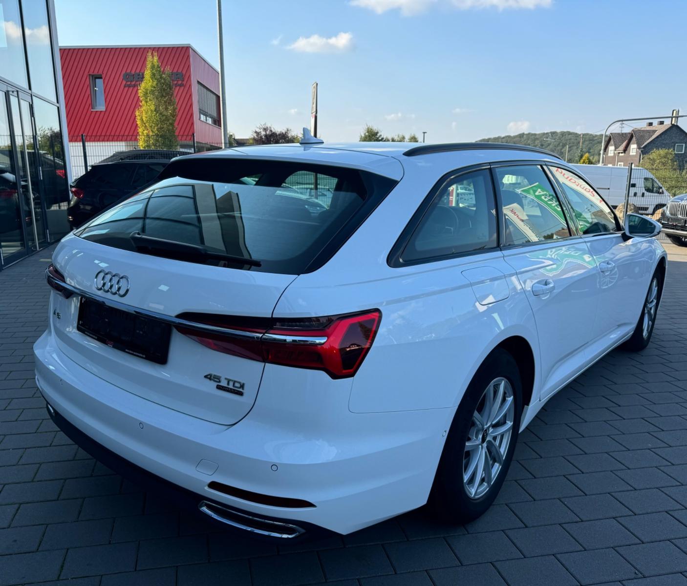 Audi A6 Avant 45 TDI quattro S-tronic / ACC