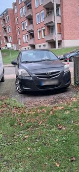 Toyota yaris Limousine automatik 5500 Euro - Toyota 4-Runner in Dortmund