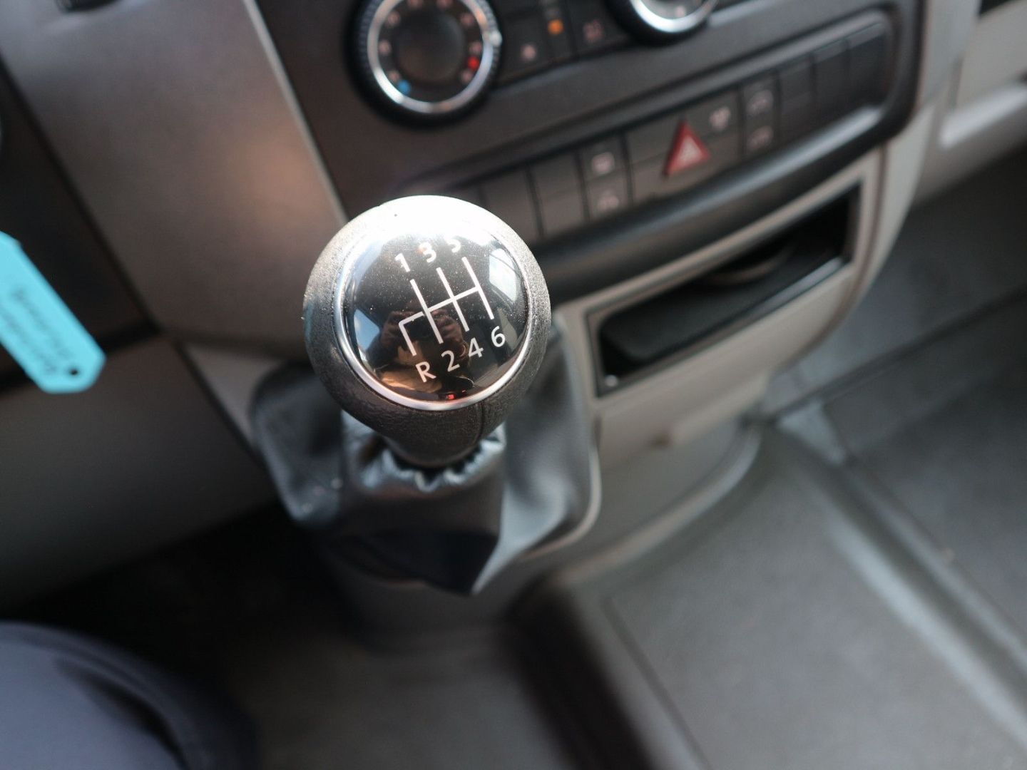 Fahrzeugabbildung Volkswagen Crafter 35 Behindertengerecht Rollstuhl-Rampe