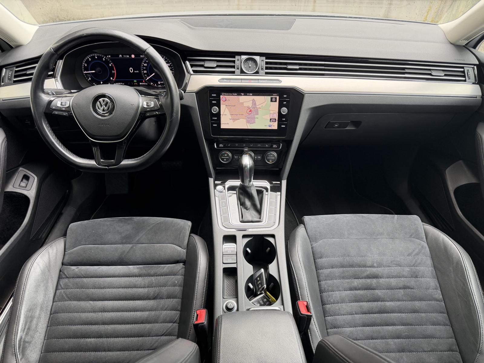 Volkswagen Passat Highline LED ACC Virtual Massage RüKamera