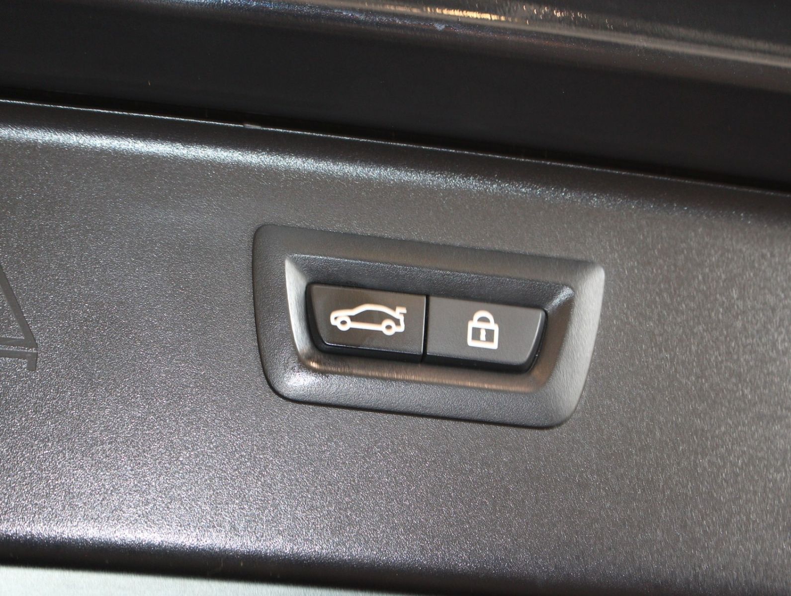 Fahrzeugabbildung BMW 530d Pano+Standhzg.+SoftClose+R.Kamera+NaviProf.
