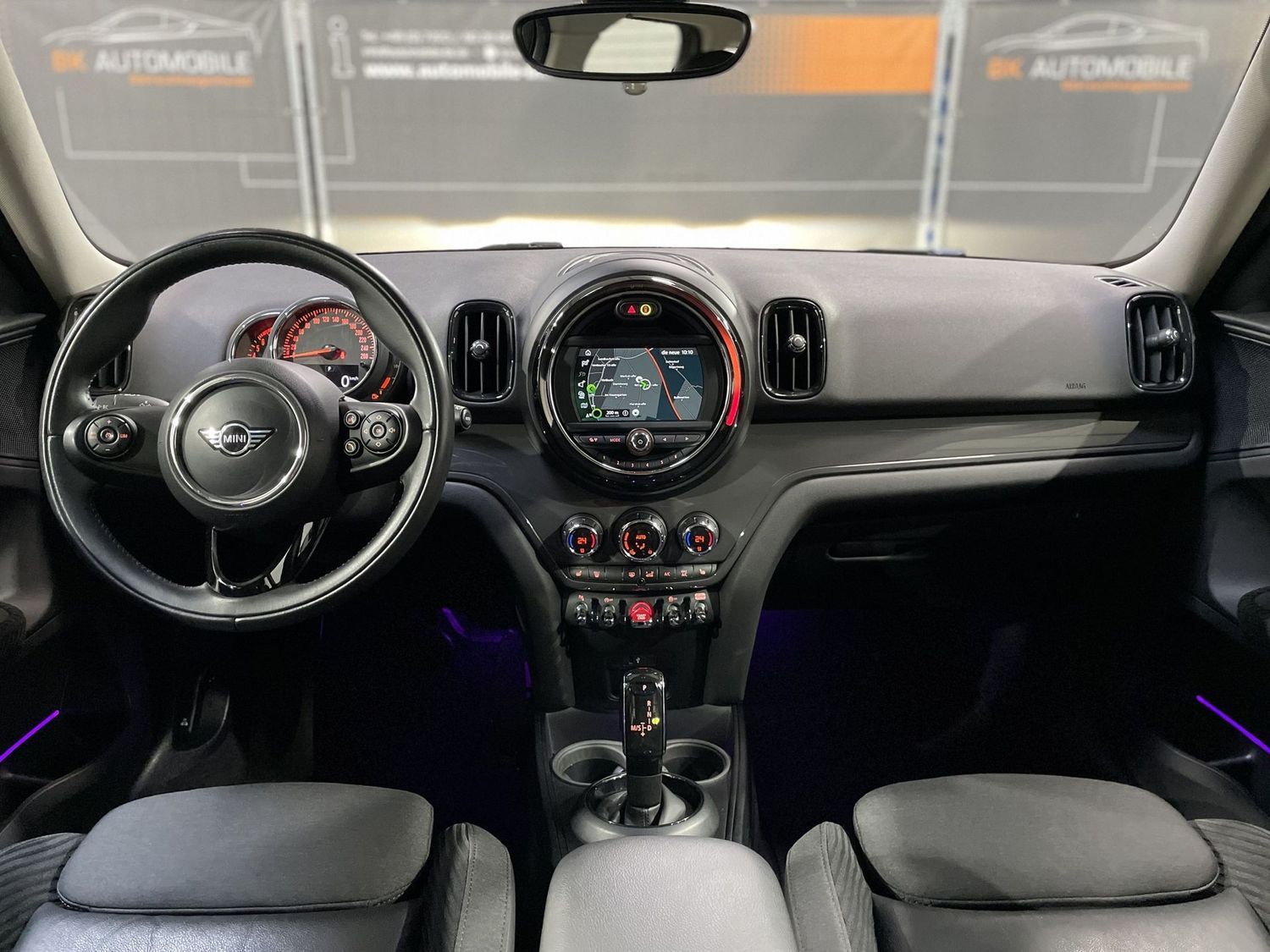 Fahrzeugabbildung MINI Cooper Countryman #LED#Keyless#Ambiente#SHZ#PDC