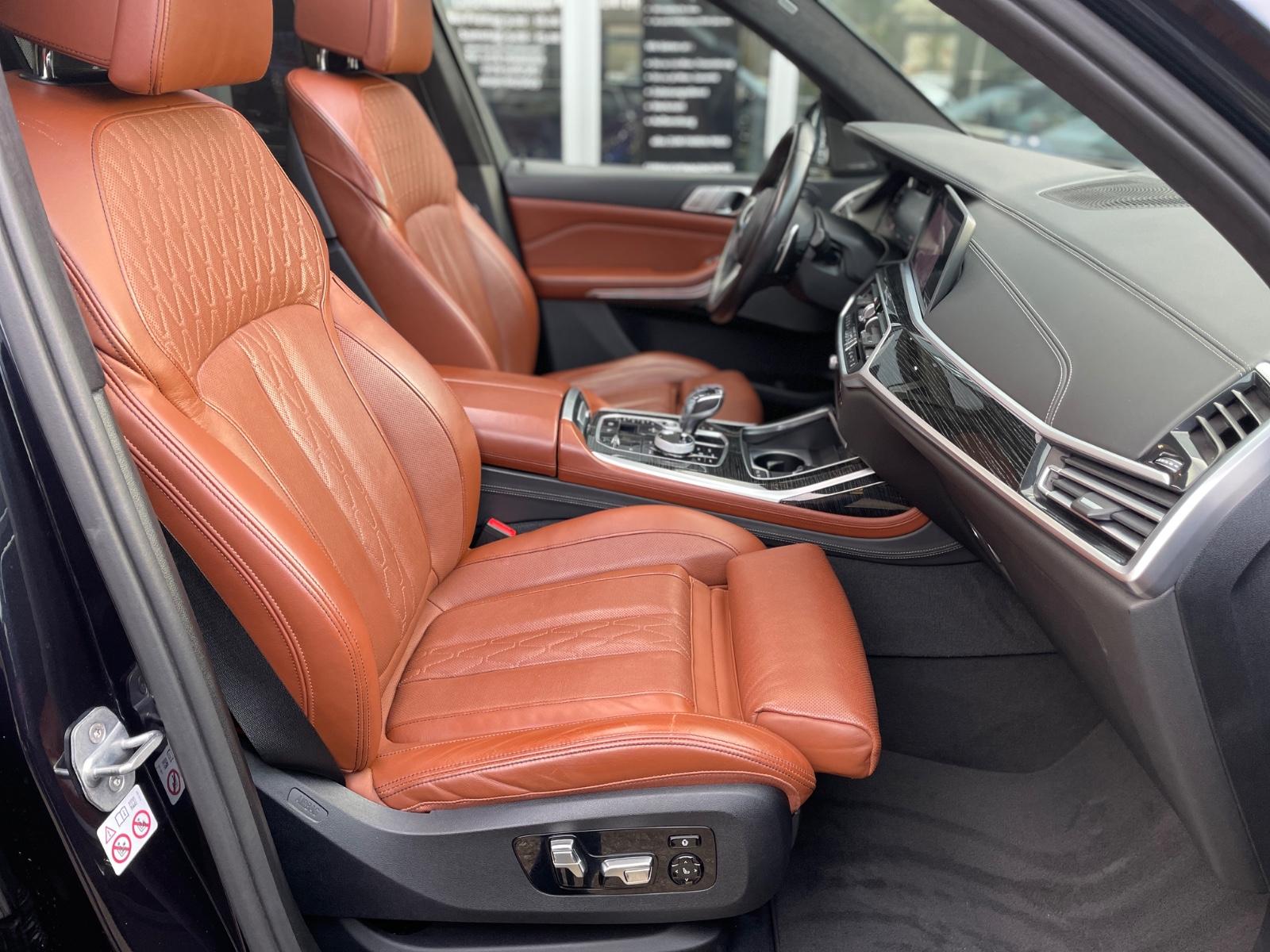 BMW X7 M50d VOLL/SKY LOUNGE/6-SITZE/ASSIST/MASSAGE