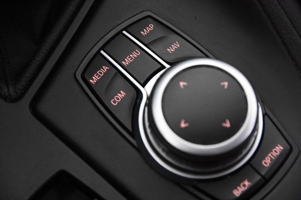 BMW X1 sDrive18i *1.Hand*Navi*Standheizung*EHK* foto 13
