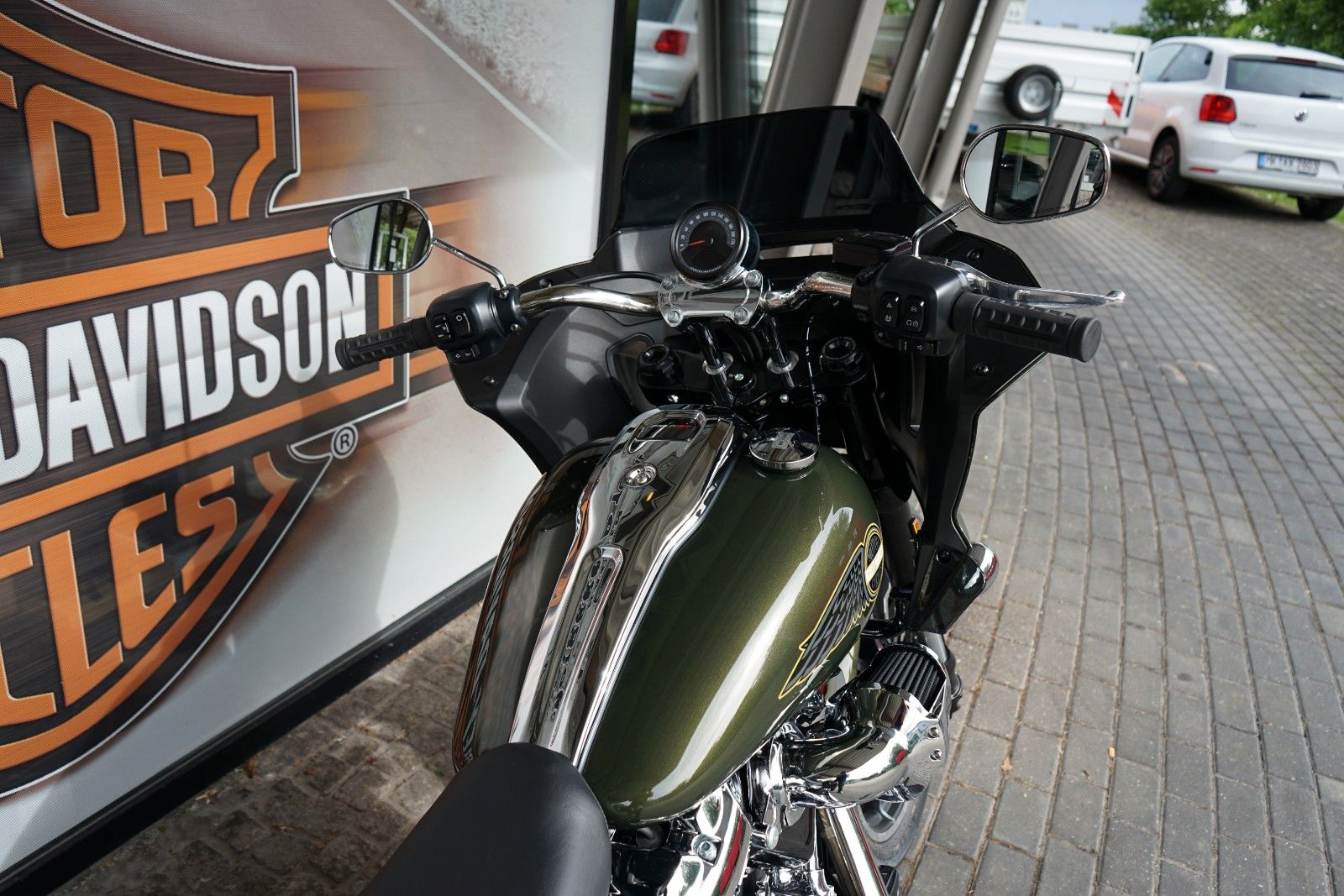 Fahrzeugabbildung Harley-Davidson Low Rider ST 117 HO - CHROME - MY26 - Clubstyle