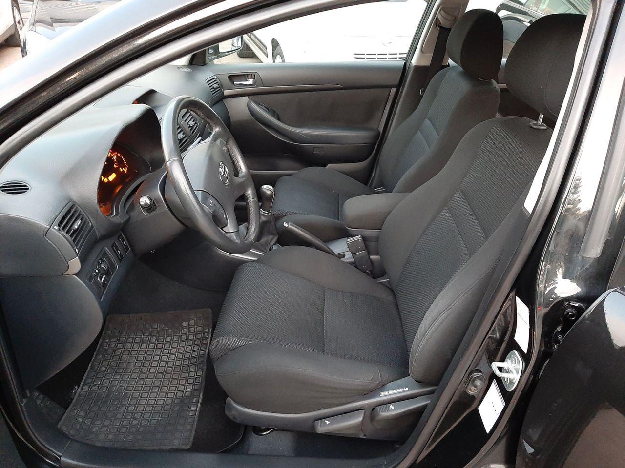 Toyota Avensis 2004 — photo 6