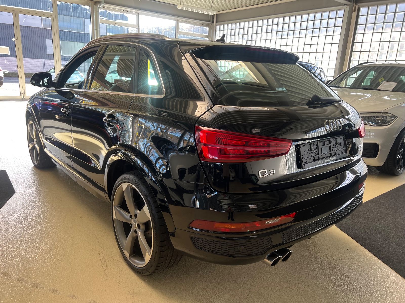 Fahrzeugabbildung Audi Q3 sport S line quattro