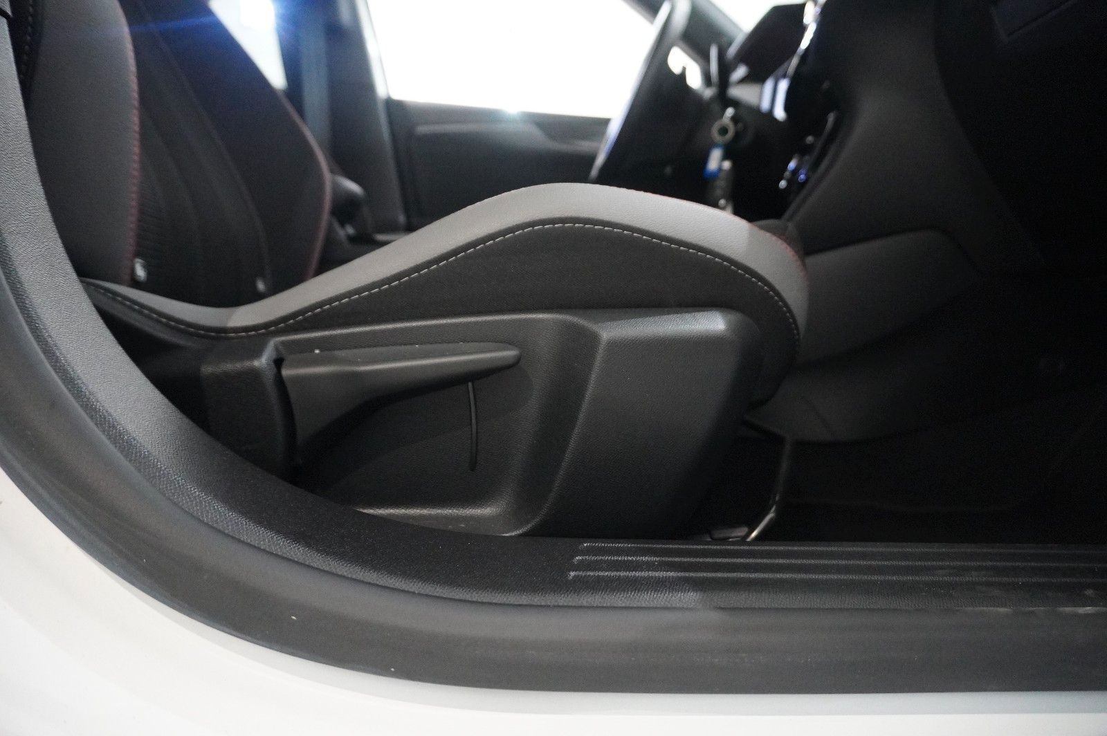 Fahrzeugabbildung Opel Mokka 1.2T GS LINE NAVI/LED/KAMERA/SPORT/DAB+