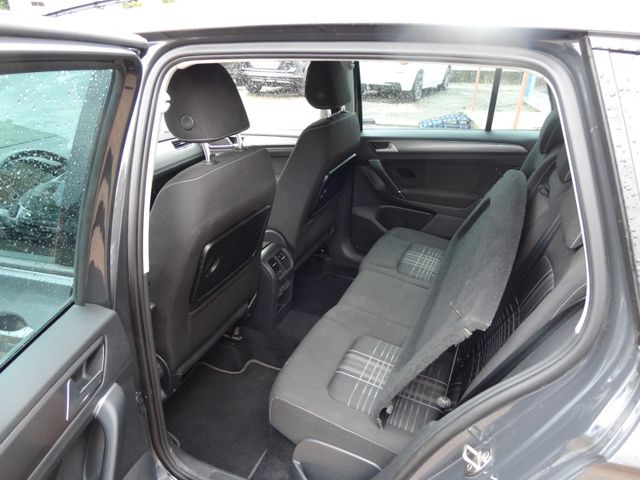 Fahrzeugabbildung Volkswagen Golf Sportsvan VII Lounge/Xenon/Euro6/150PS/AHK/