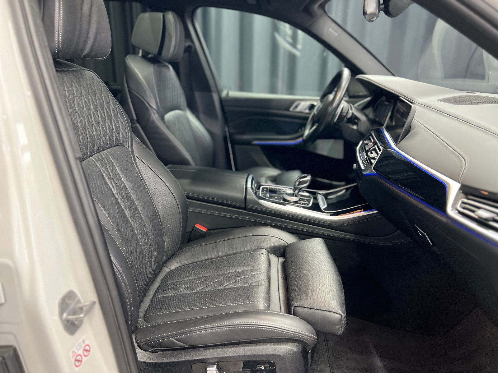 Fahrzeugabbildung BMW X5 M50d*LASER*SKY-LOUNGE*LUFT*7-SITZER*MASSAGE*