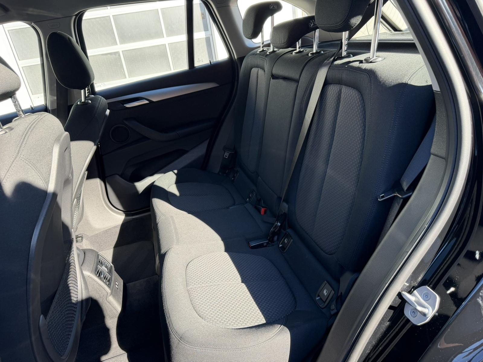 BMW X1 sDrive18i Advantage AHK Navi LED Sport SHZ PD, миниатюра 20