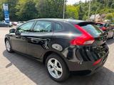 Volvo V40 Kinetic 1. Hand, 49.000 tkm - Volvo V40 Kinetic mit Benzin-Antrieb
