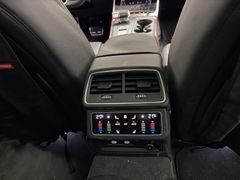 AUDI RS 6 QUATTRO PERFORMANCE*PANO*22 ZOLL*AHK*RS DYN AUDI RS 6 QUATTRO PERFORMANCE*PANO*22 ZOLL*AHK*RS DYN