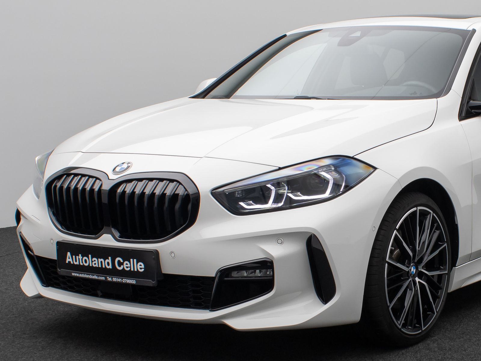 Fahrzeugabbildung BMW 120i M Sport Panoram Kamera DAB HiFi Komfort 19"