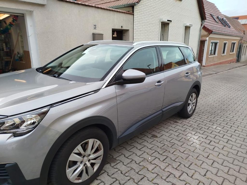 Image of Peugeot 5008