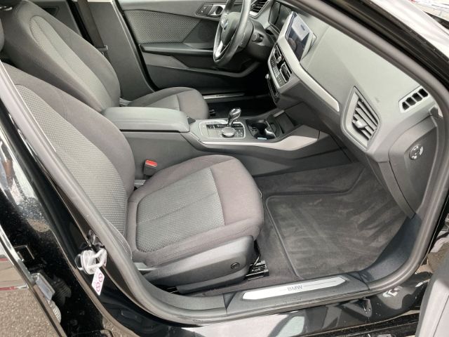 Fahrzeugabbildung BMW 118 i Advantage Autom. Navi, Sitzheizung, Tempom