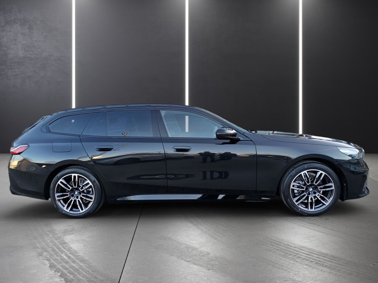 BMW 520d Touring M Sportpaket+ADAPT. LED+DRIVING+PAR imagem 3