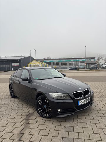 BMW 320i Edition Exclusive Automatik 