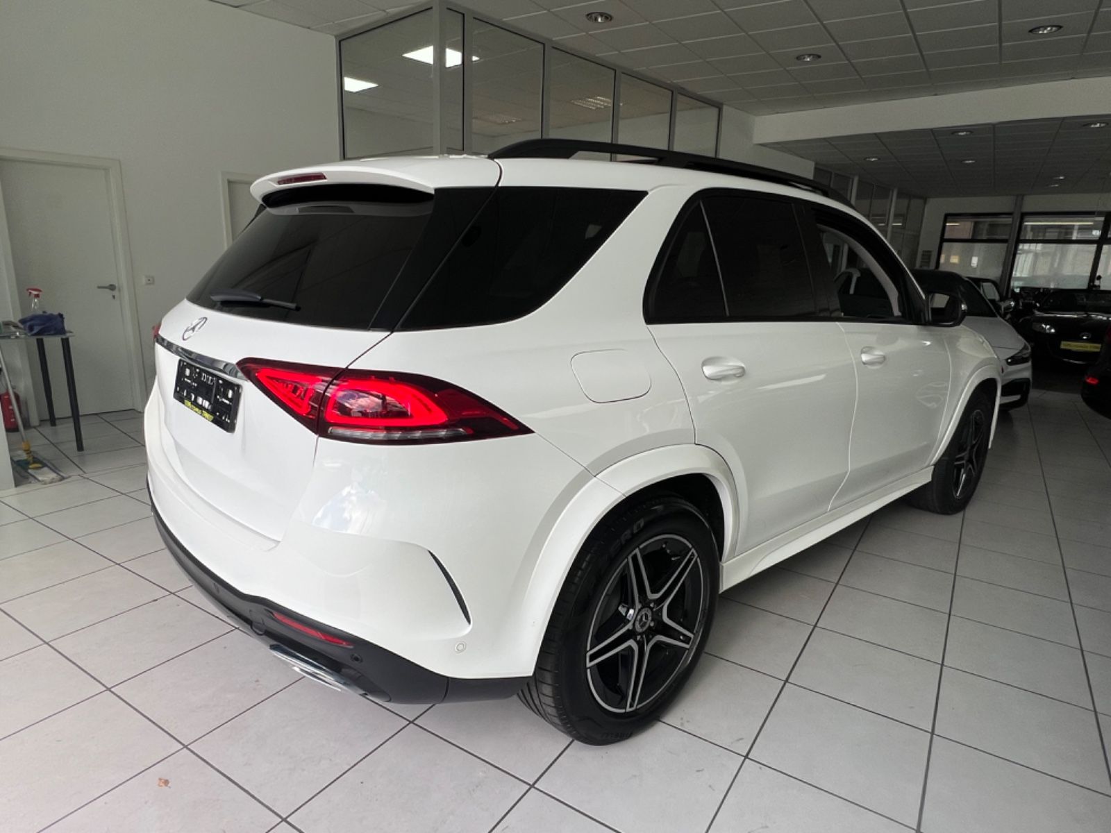 Fahrzeugabbildung Mercedes-Benz GLE 350 d 4Matic AMG Line PANORAMA*AHK*SITZBELÜF