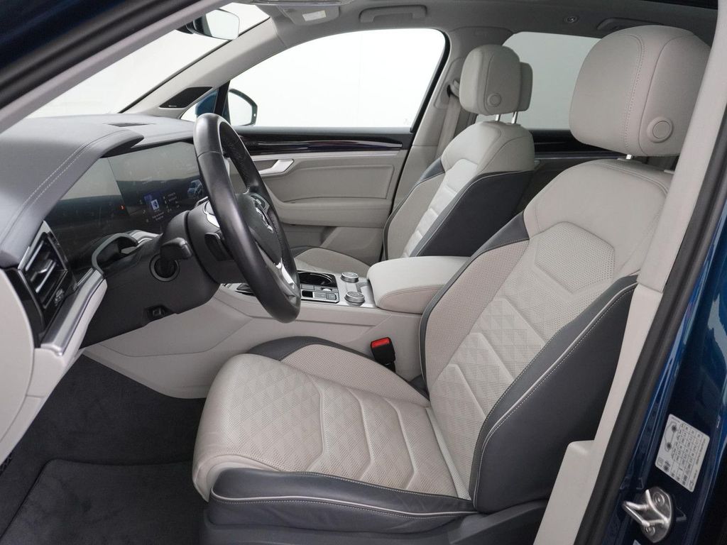 Volkswagen Touareg 3.0 TSI Elegance AHK | Pano |  kamera |