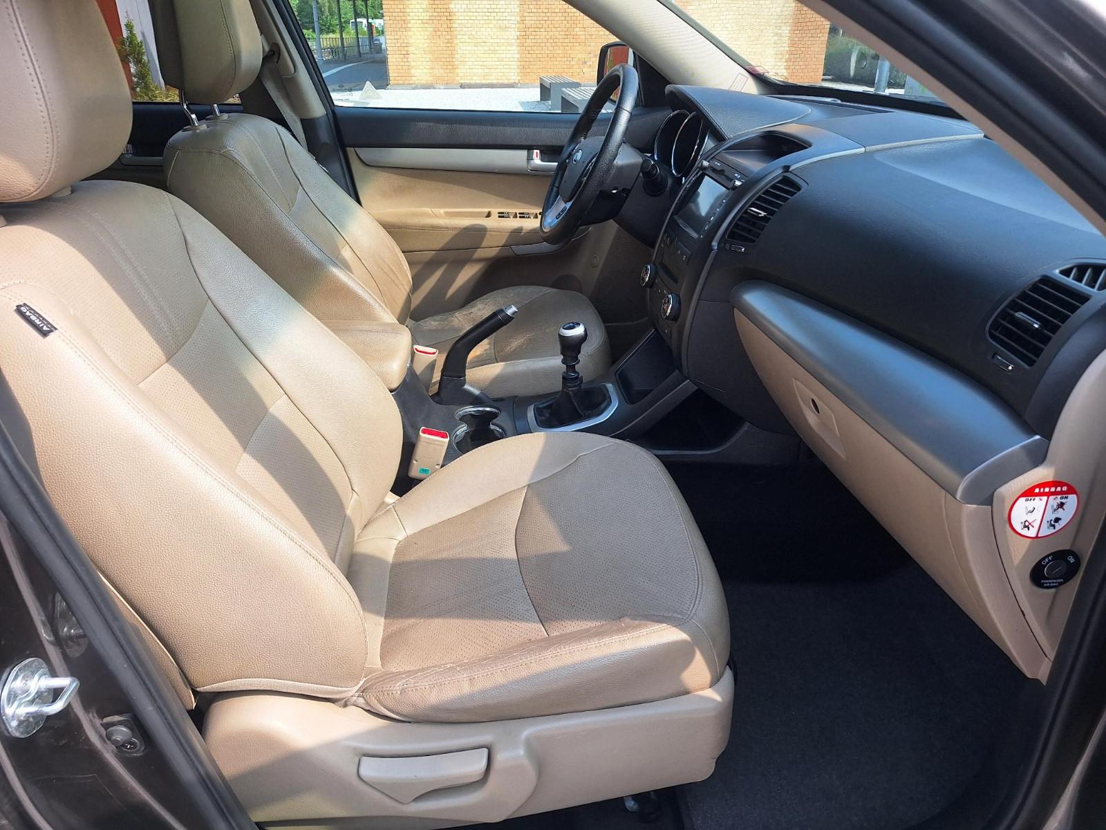 Kia Sorento 2012 — photo 14
