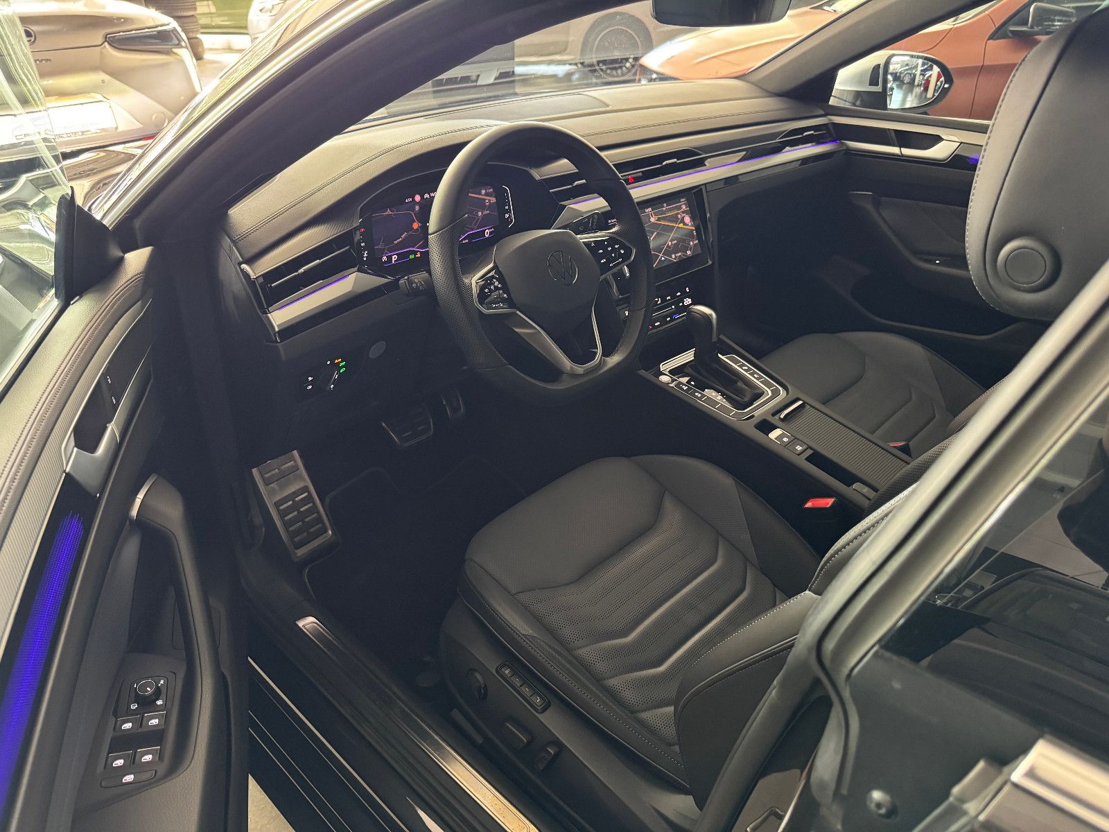 Fahrzeugabbildung Volkswagen ARTEON SB DSG ELEGANCE PANO IQ-LIGHT VW GARANTIE