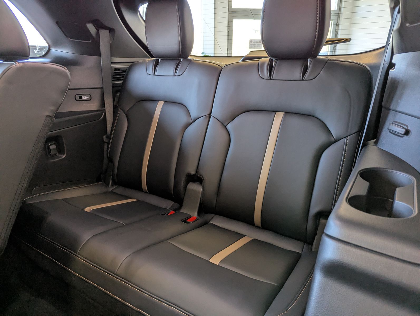 Fahrzeugabbildung Mazda CX-80 2.5 SKYACTIV PHEV 327 HOMURA+ 7-Sitze Pano