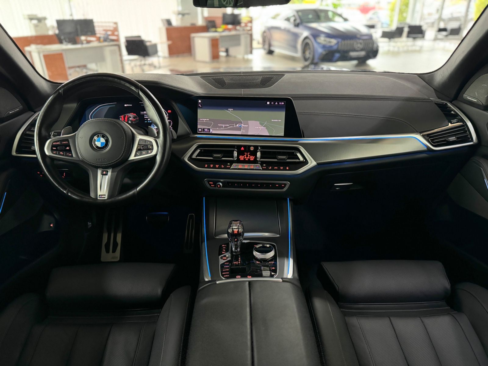 Fahrzeugabbildung BMW X5 xD45e M Sport 360°HUD H/K DisplKey DAB Massag