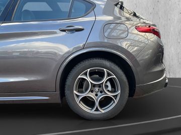 Alfa Romeo Stelvio 2.2 JTDM Ti Q4 Navi+SHZ+Pano+AHK+RFK