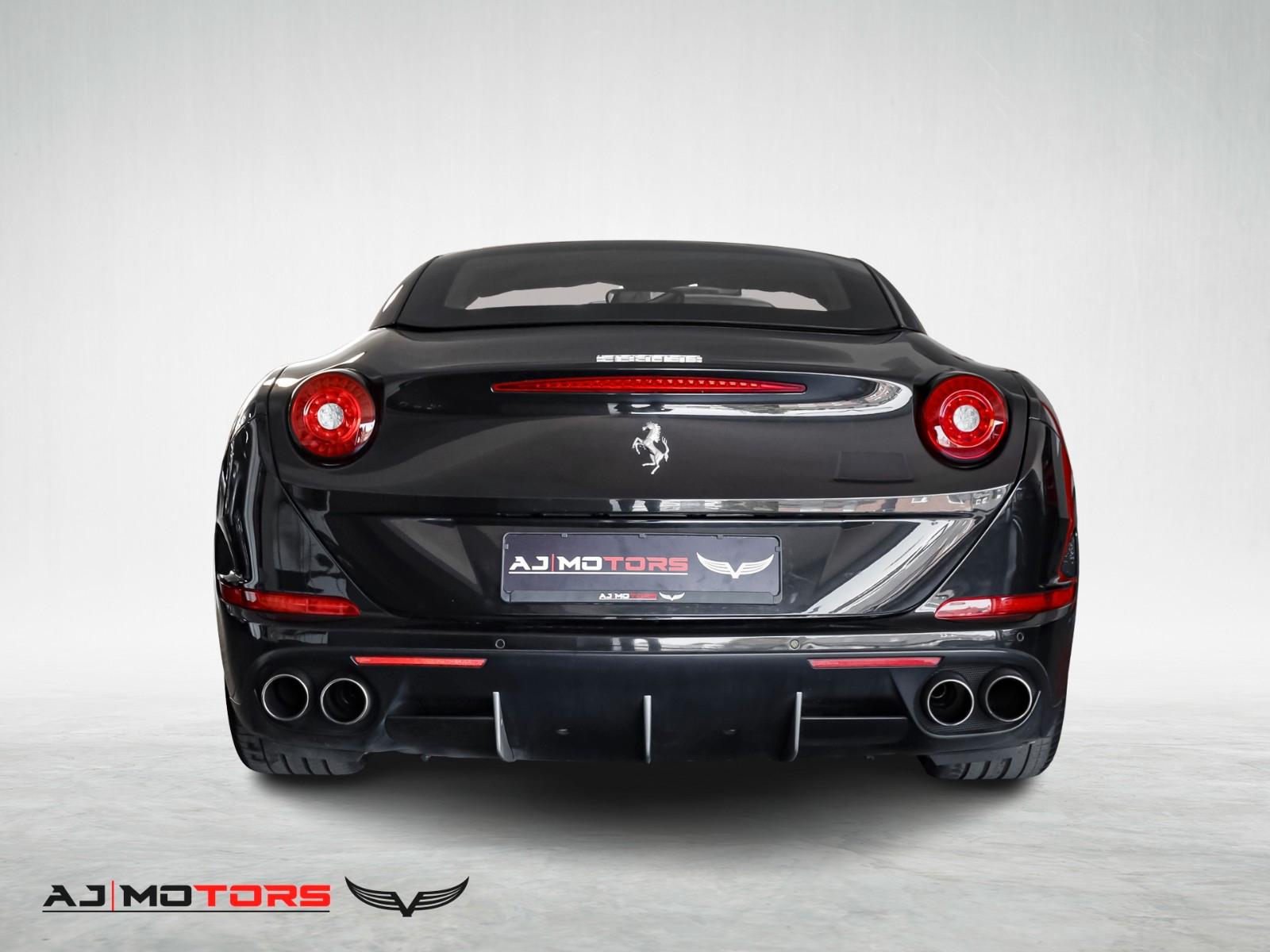 FERRARI CALIFORNIA T