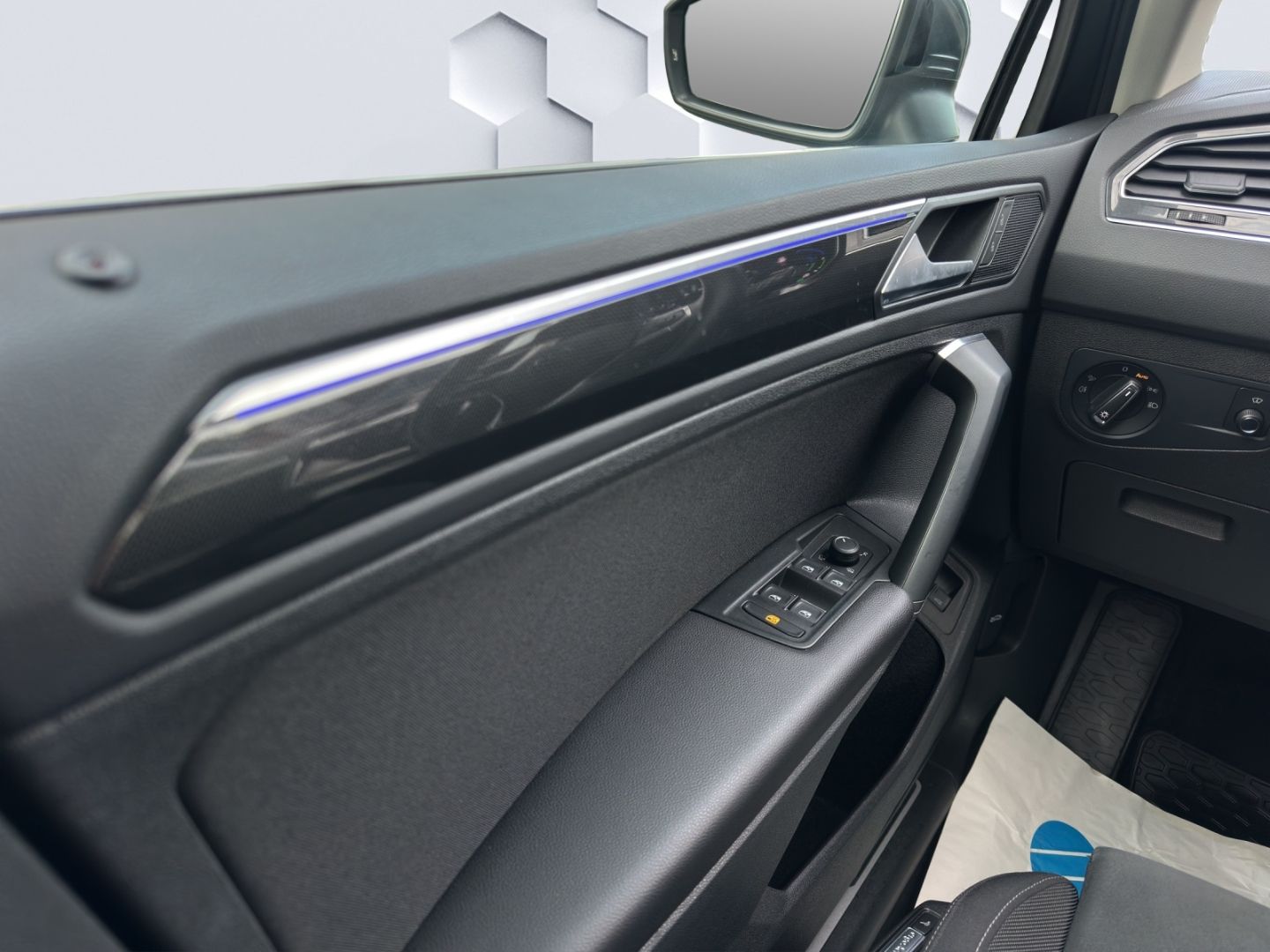 Tiguan eHybrid Elegance 1.4 TSI Hybrid 110kW AHZ