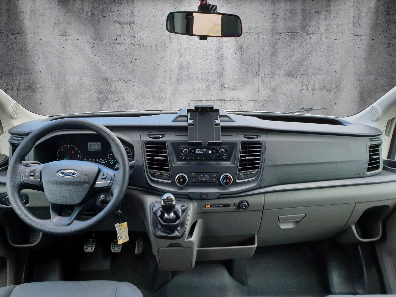 Fahrzeugabbildung Ford Transit Pritsche 350 L3 Doppelkabine Basis
