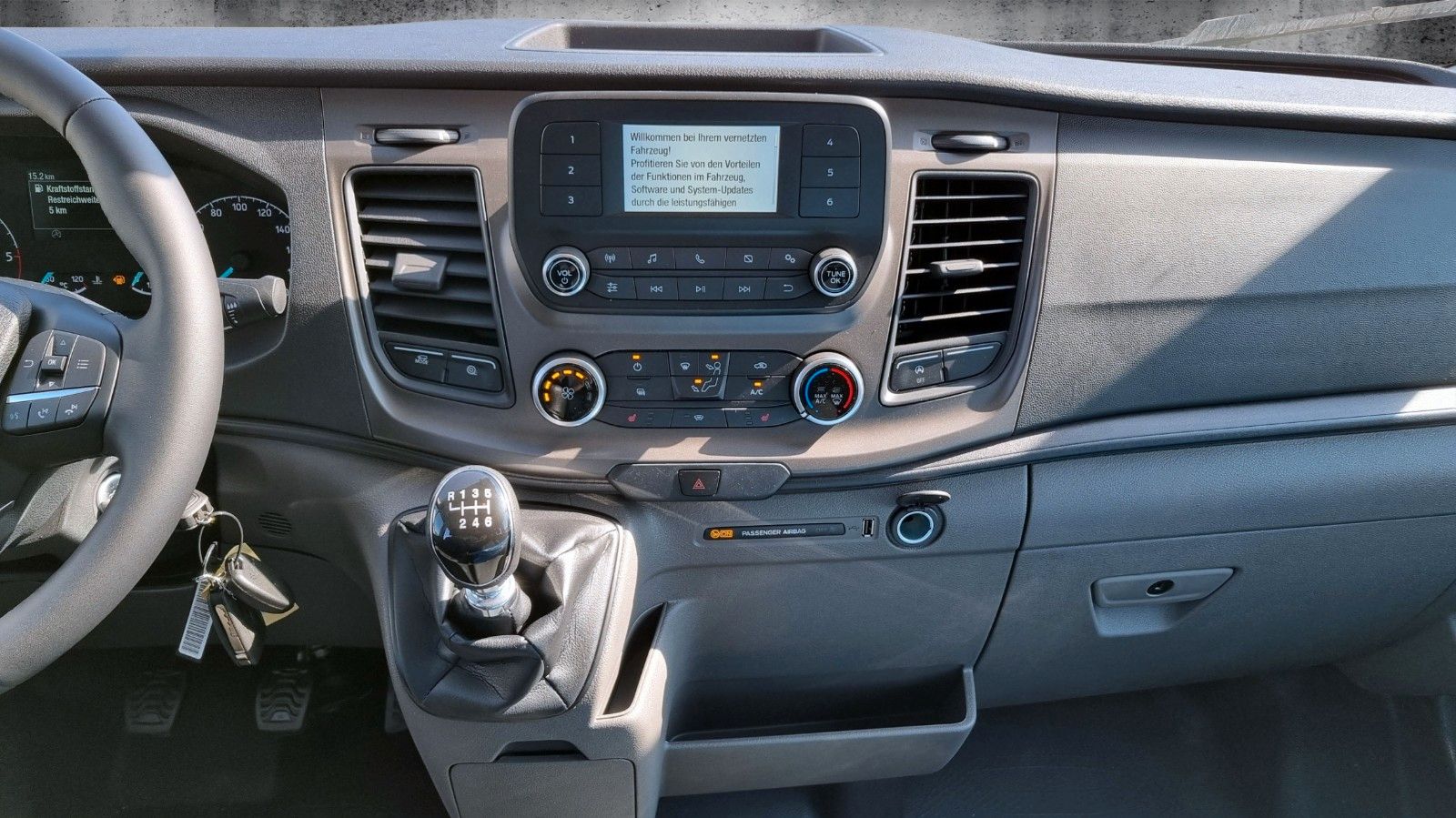 Fahrzeugabbildung Ford Transit Pritsche Plane Spriegel 350 L3