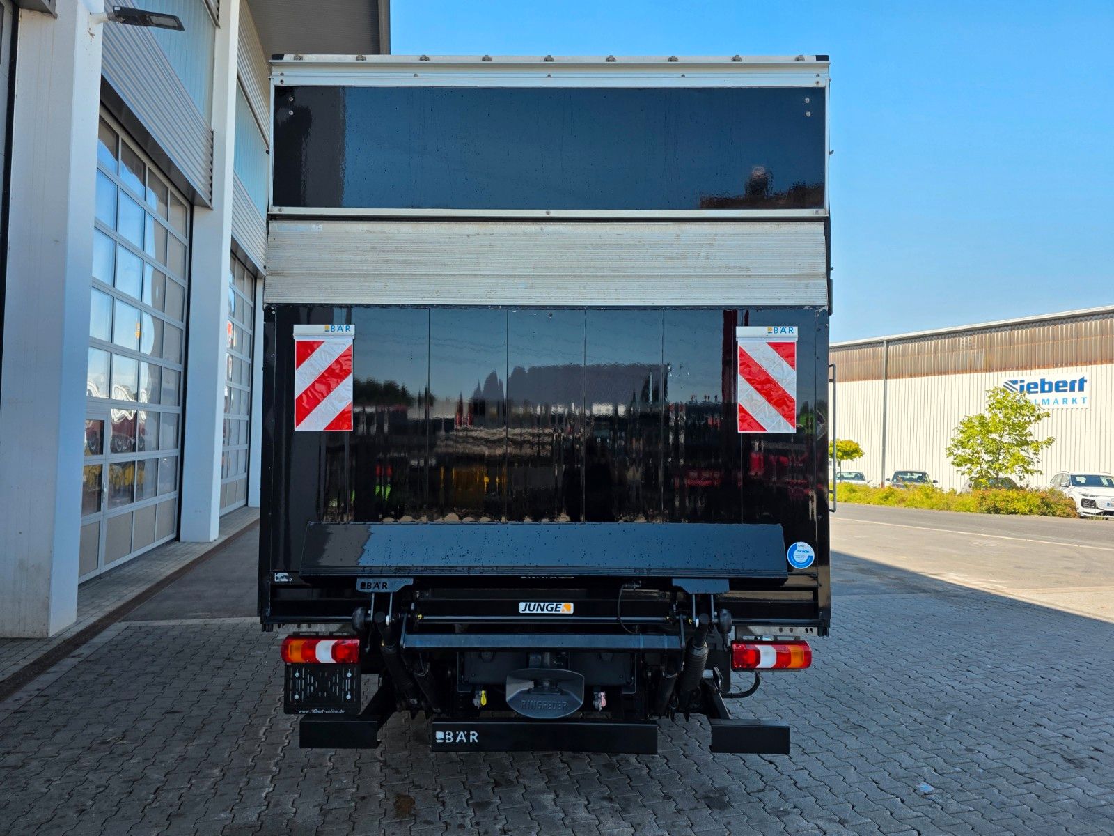 Fahrzeugabbildung Mercedes-Benz Atego 824 L Bär LBW 1.000kg AHK Klima 3 Sitze