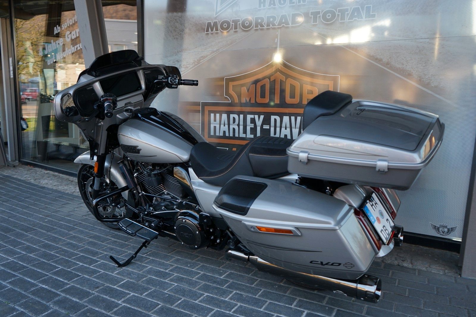 Fahrzeugabbildung Harley-Davidson Street Glide CVO 121cui
