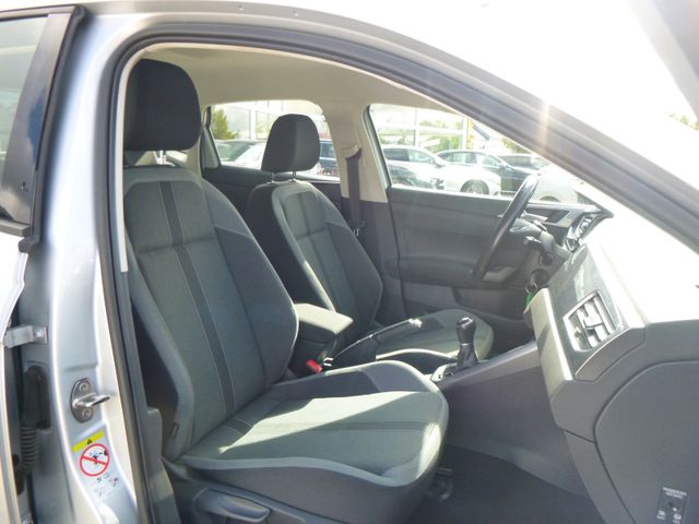 Fahrzeugabbildung Volkswagen Polo VI Highline >95 PS/Navi/Sitzheiz/PDC<