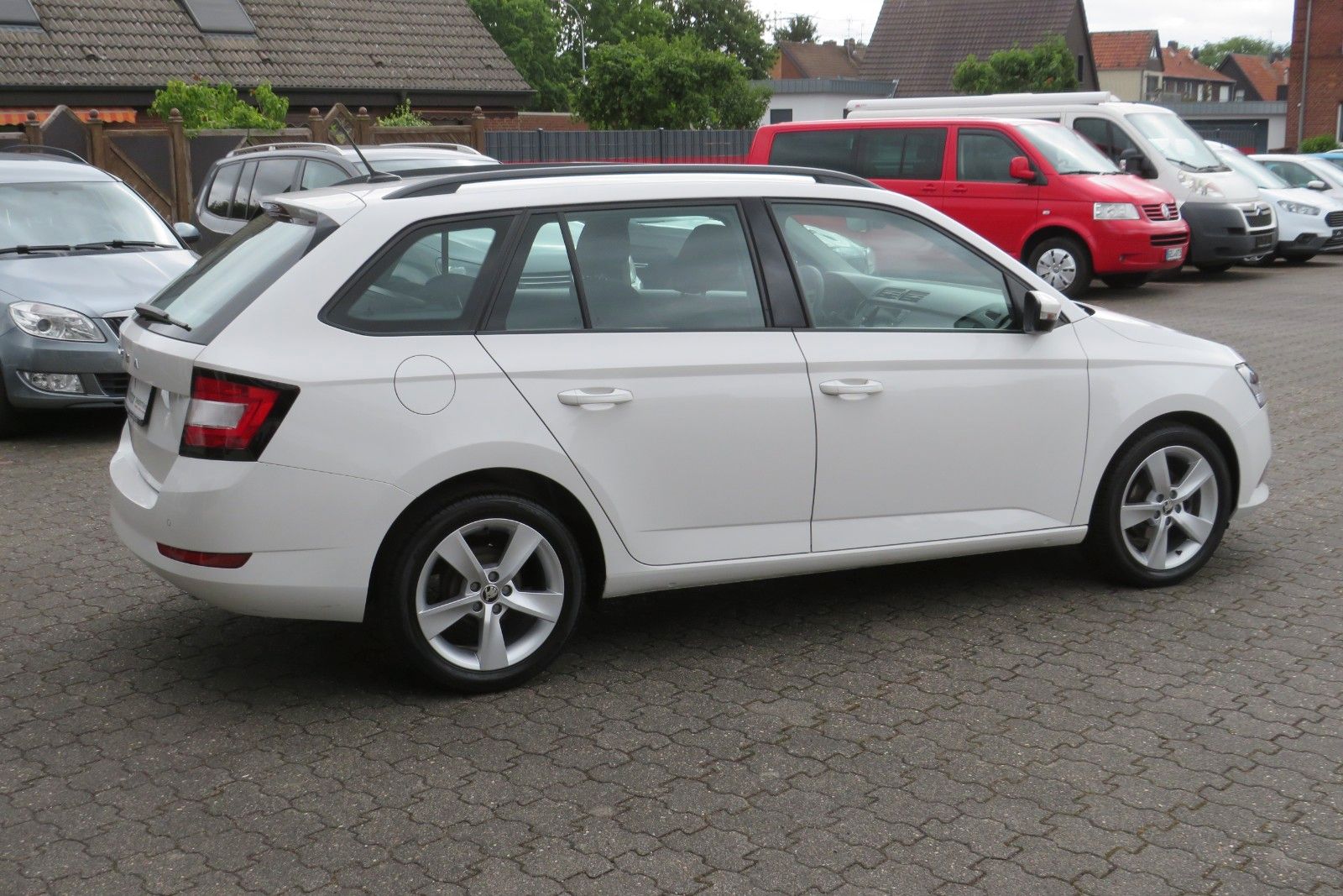 Fahrzeugabbildung SKODA Fabia Combi KLIMA SITZHEIZUNG PDC ALU 1.HAND