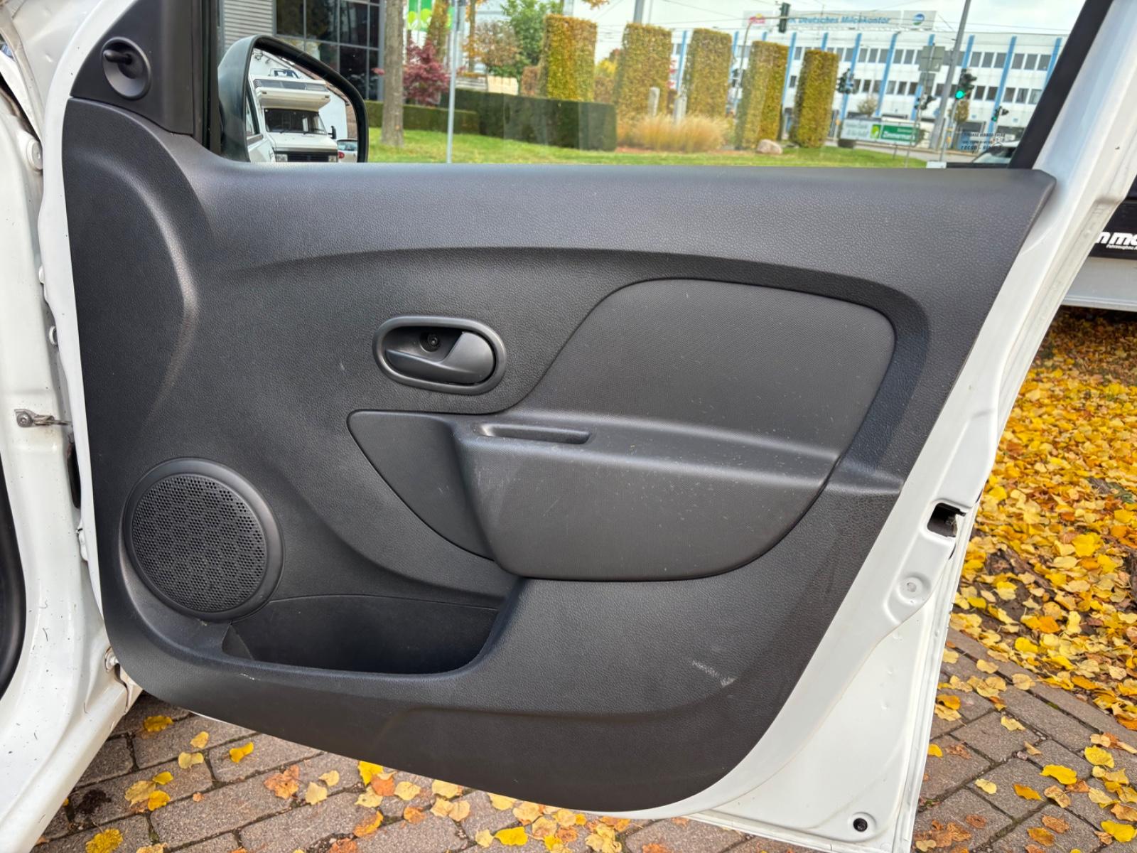 Dacia Logan 2015 — photo 16
