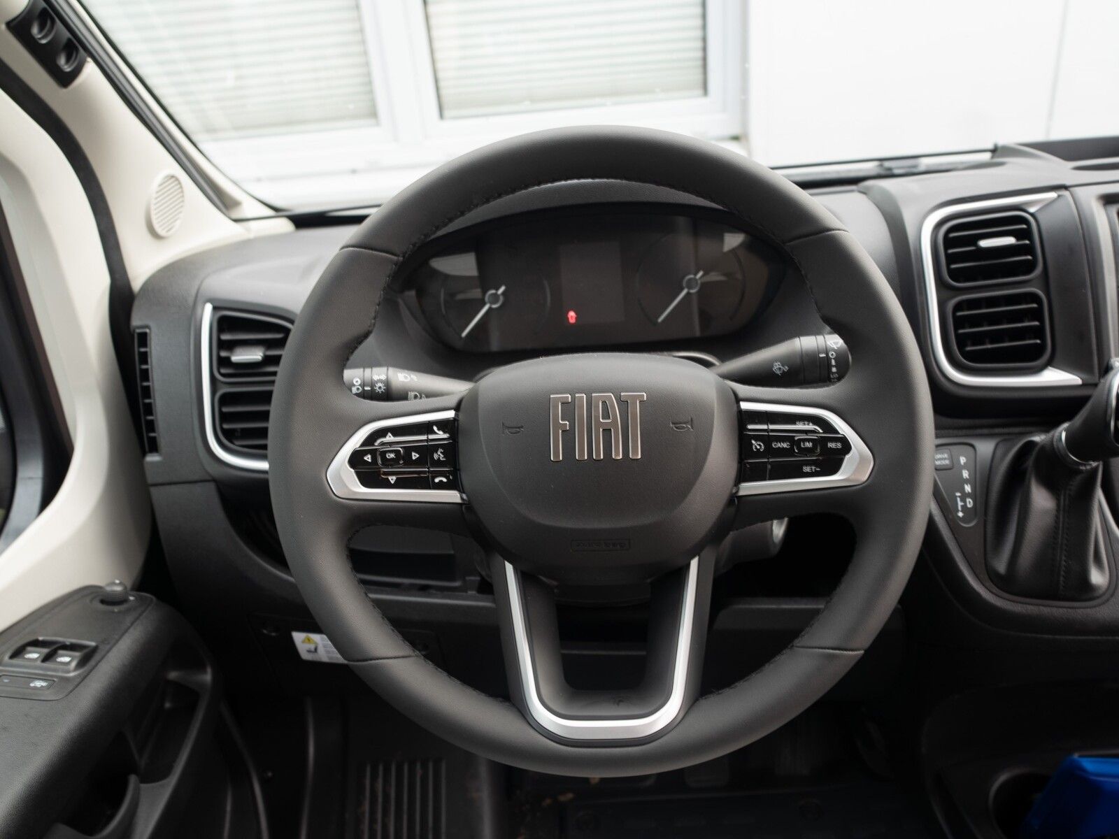 Fahrzeugabbildung Sunlight Adventure Cliff 600 Faltverdunkelung*Markise*uvm