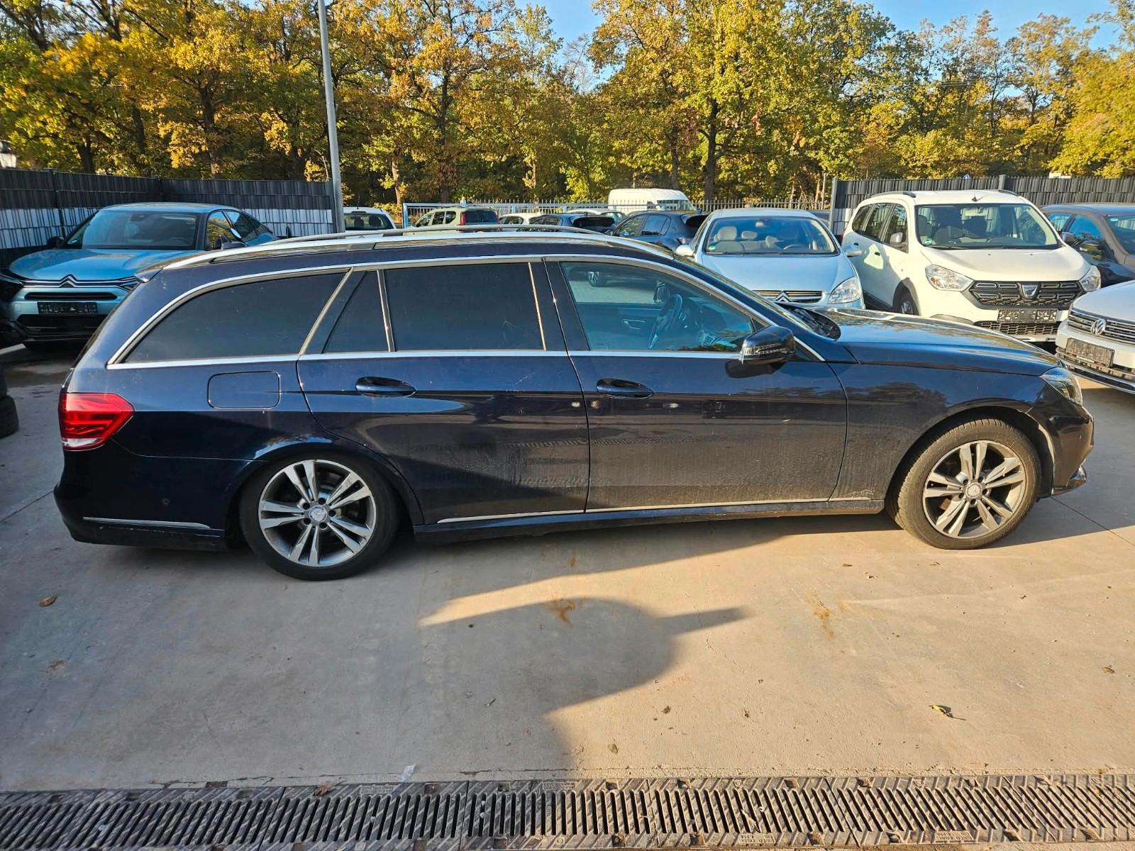 Mercedes-Benz E220 2013 — photo 7