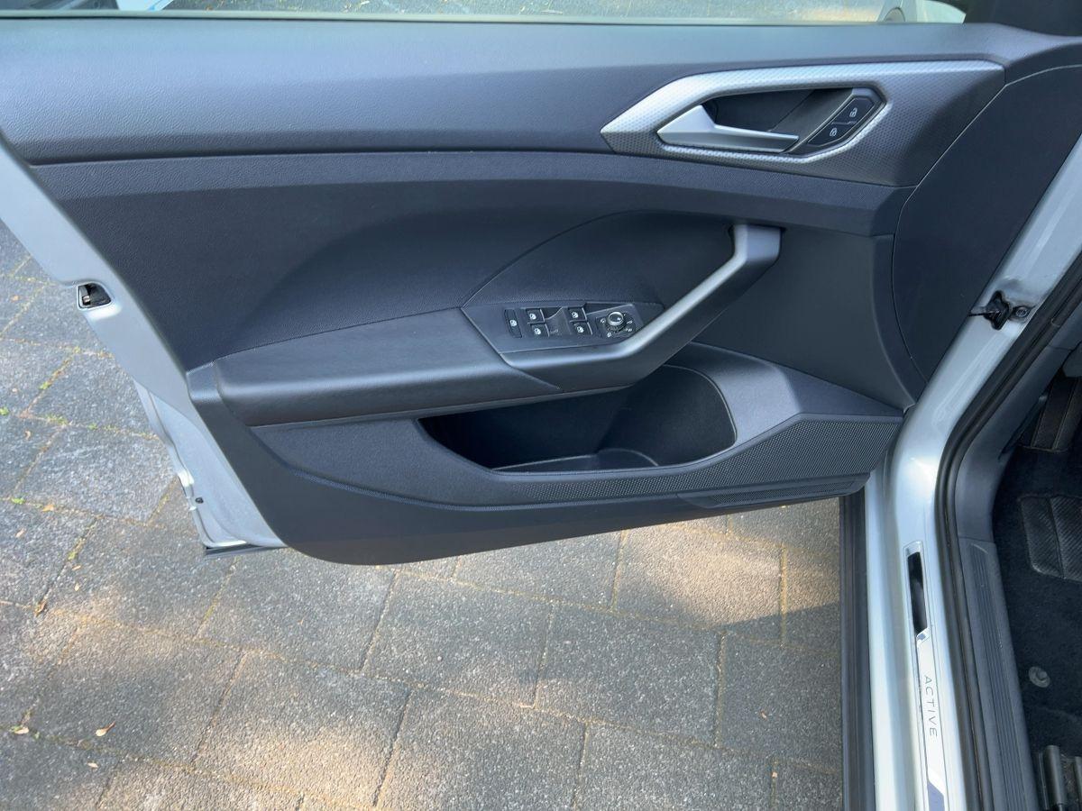 Volkswagen T-Cross Active 1.0 TSI Navi Sitzheizung CarPlay