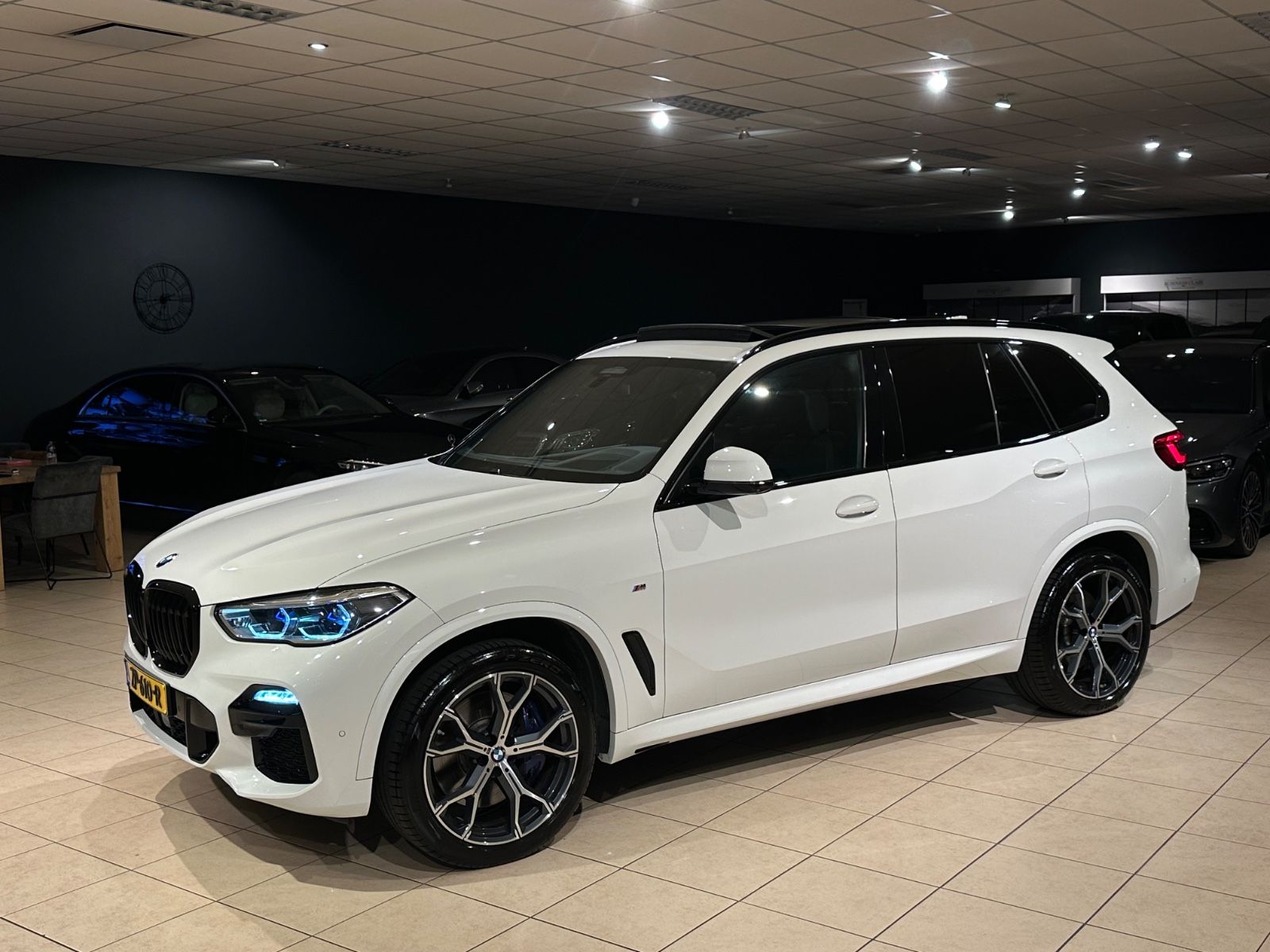 BMW X5 xDrive 40i M-SPORT/LASER/AHK/LUFT/ACC/HUD/VOL