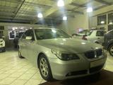 BMW 525i*AUTOMATIK*LEDER*PDC*XENON*SCHIEBEDACH - BMW 525: Limousine, 525i