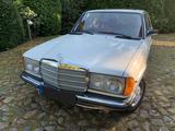 Mercedes-Benz W123 240D  - Mercedes-Benz mit Diesel-Antrieb: W123