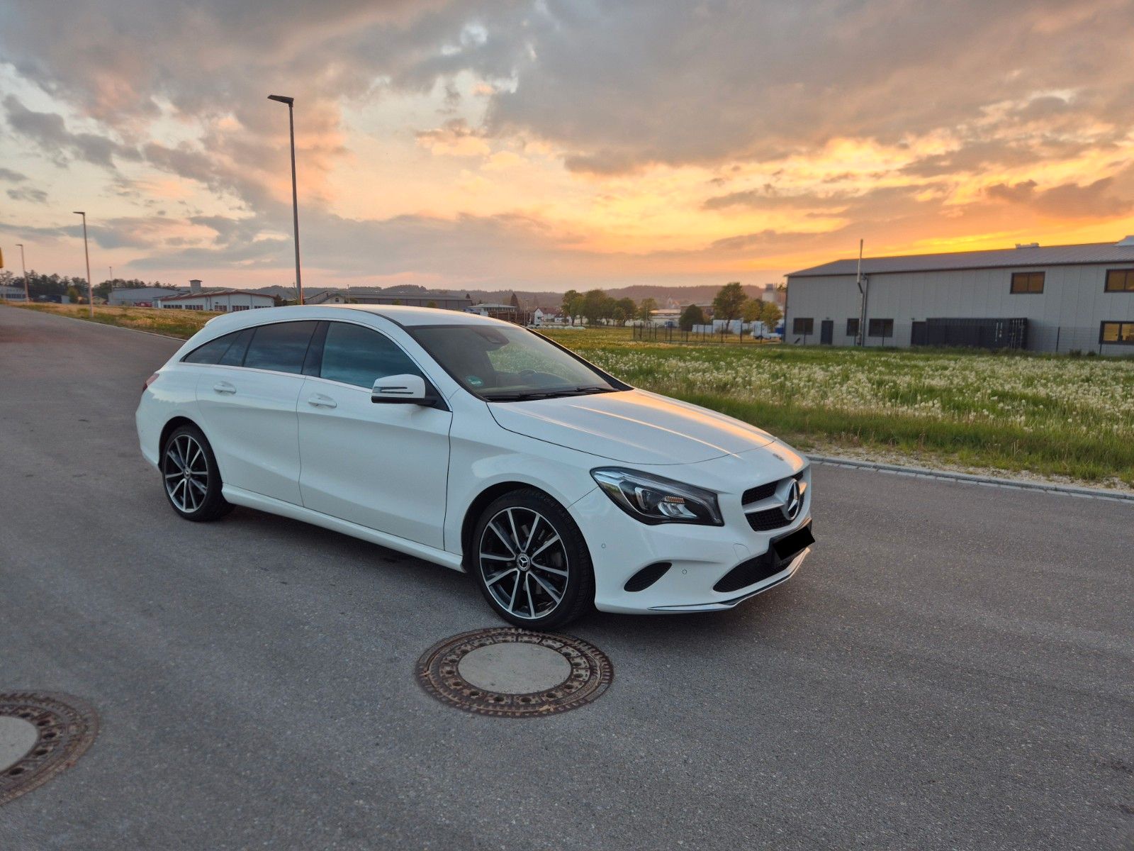 MERCEDES-BENZ CLA 250 Shooting Brake